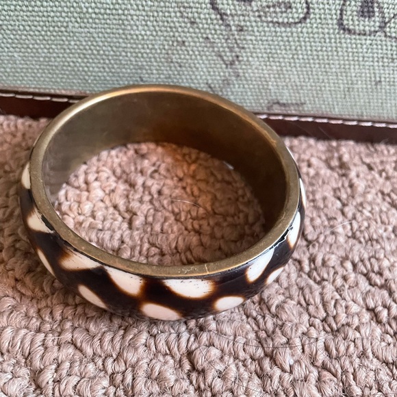 Animal print bangle - Picture 2 of 3